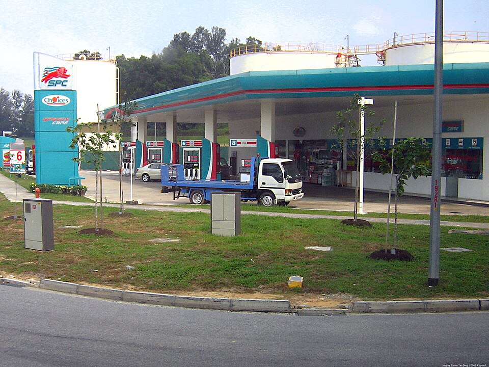 File:Singapore Petroleum Company station.jpg