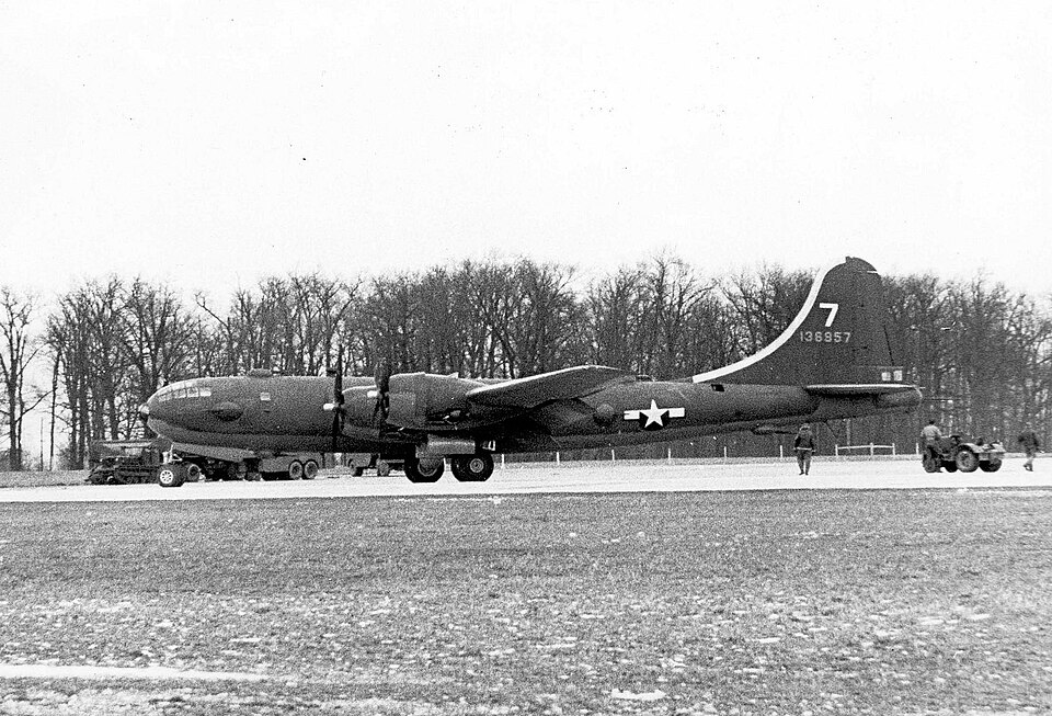 File:Boeing YB-29-BW Superfortress 41-36957.jpg