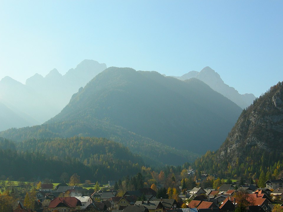 File:Mojstrana 1.JPG