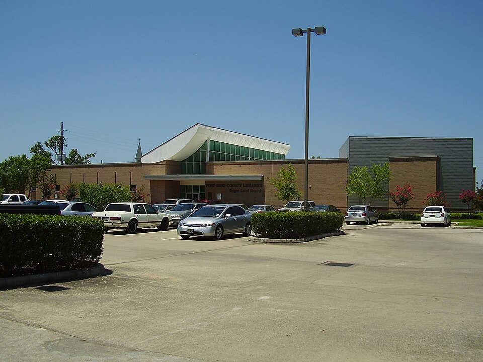 File:SugarLandLibrarySugarlandTX.JPG