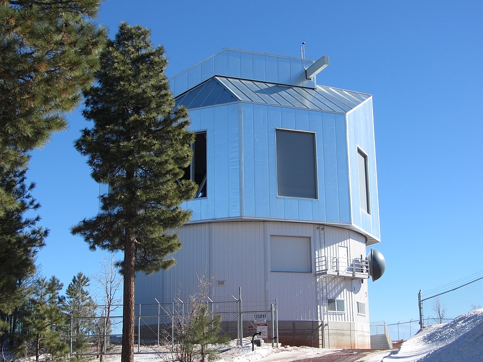 File:The Dome of Discovery Channel Telecope.JPG