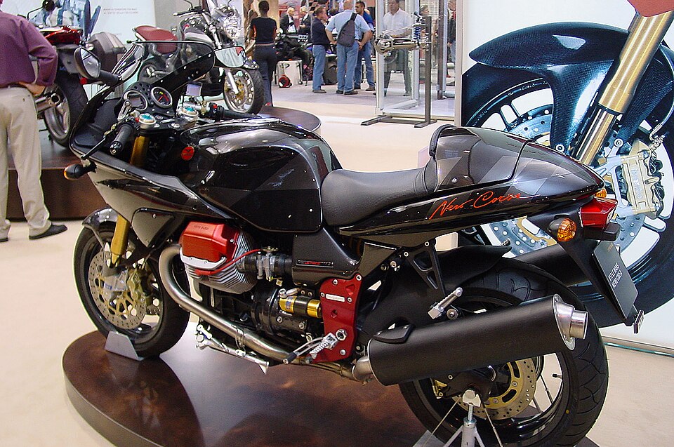 File:V11LMNeroCorsa03 01.jpg