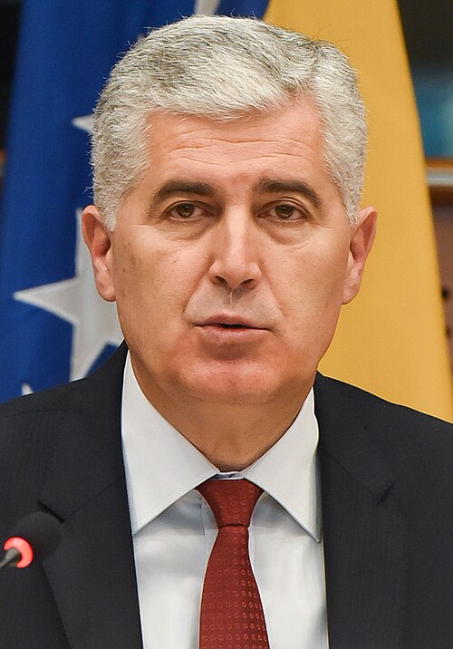 File:Dragan Čović 2015 (cropped).jpg