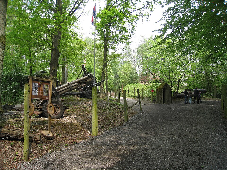 File:Le Blockhaus exhibits.jpg