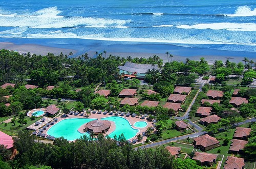 File:PLAYA MONTELIMAR NICARAGUA.jpg