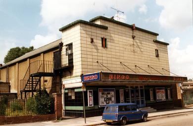 File:The Regal, New Barnet.jpg
