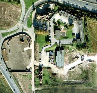 File:Tollgate Hotel aerial view 2006.png