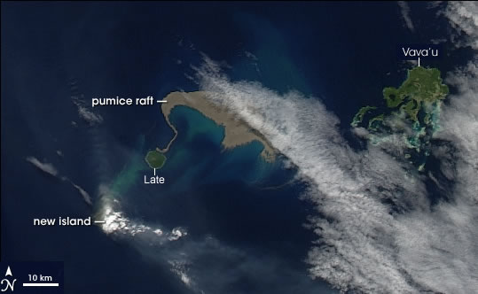 File:Pumice-raft.jpg