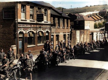 File:Batchelor Street Chatham formerly Fullalove Alley historical photograph.jpg