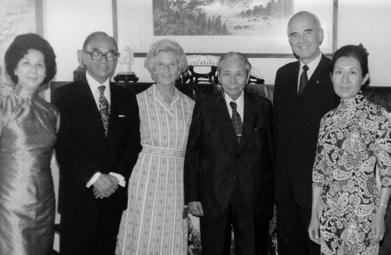 File:Chang Ch'ün and family with Fritz and Sylvia Philips.jpg