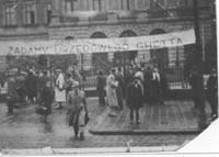 File:Ghetto benches.jpg