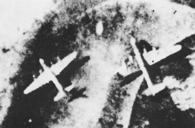 File:IJN G5N1 Shinzan and G8N1 Renzan.jpg