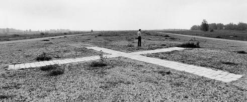 File:Xs mark closed Bong runway.jpg