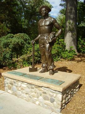 File:CCCWorkerStatueSantaFeNM.JPG