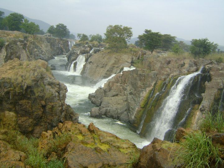File:Hogenakkal Falls breezy weather.jpg