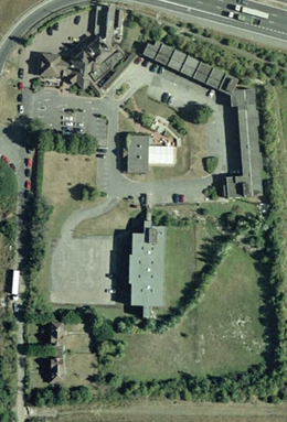 File:Tollgate Hotel aerial view 2003.png