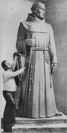 File:John Palo-Kangas with Father Serra statue.png