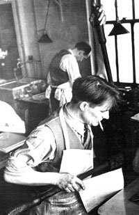File:Stanley William Hayter, printmaking.jpg