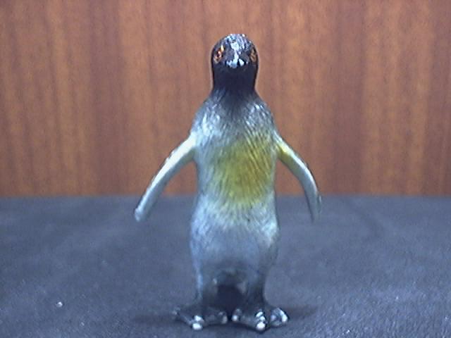 File:Penguincolour.jpg