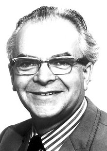 File:Peter Dennis Mitchell.jpg