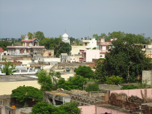 File:Kultham skyline, side angle.jpg