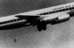 File:Keith Sapsford falling out of plane.jpeg