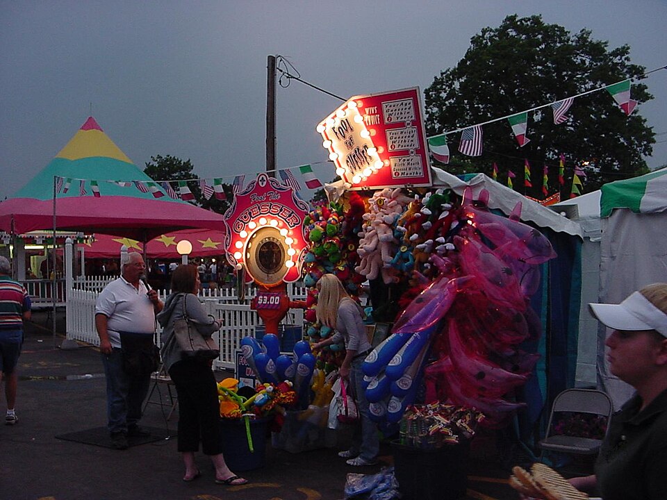File:Weight Guessing Booth.jpg