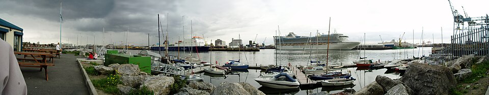 File:Dublin Port.jpg