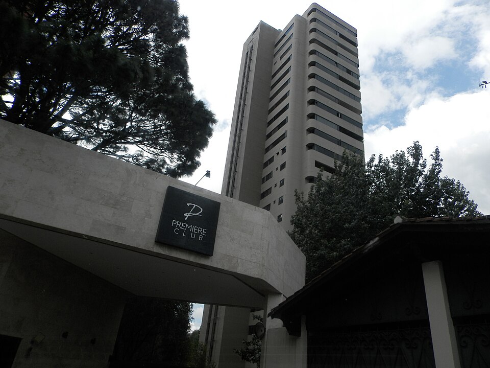 File:Torre Premier Club.JPG