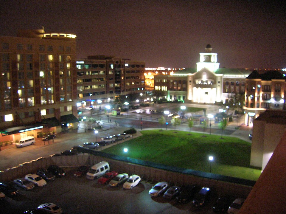 File:SugarLandTownCenter.jpg