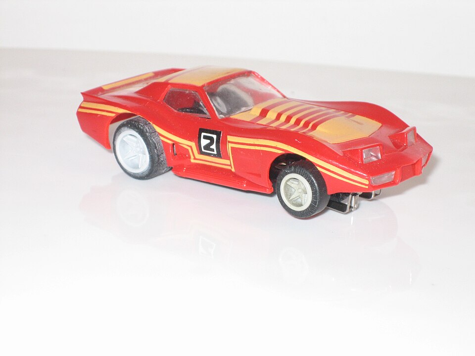 File:Red Corvette Speedtrack.JPG