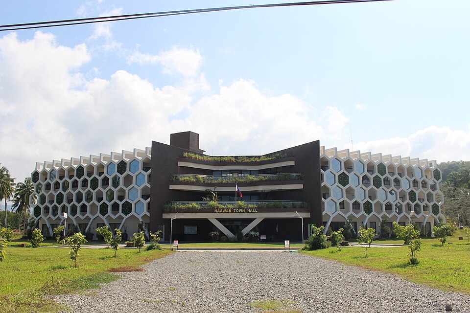 File:Naawan Municipal Hall.JPG